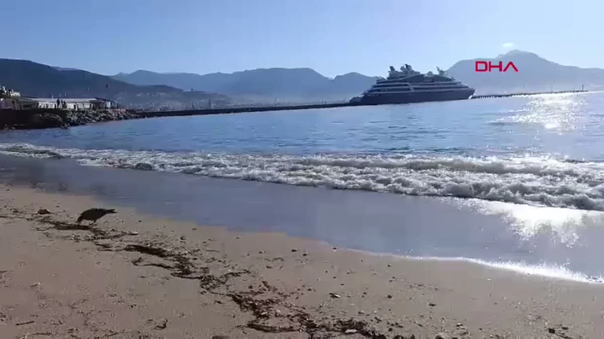 Kruvaziyer ile Antalya’ya Gelen Turist Sayısı Arttı