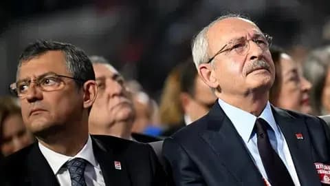 CHP Genel Merkezi’nde Kurultay Kararı Hareketliliği: Özgür Özel Binadan Ayrıldı