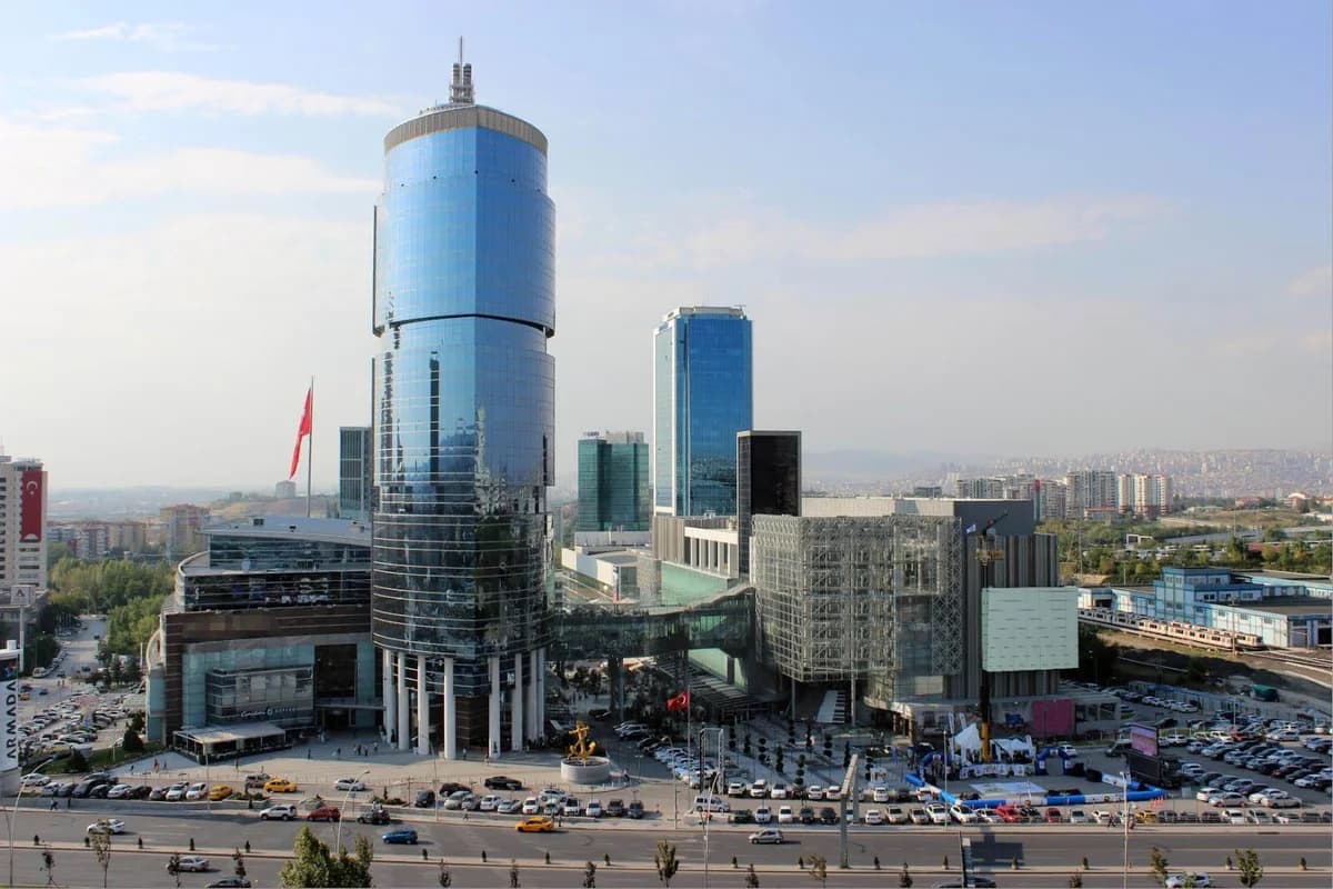 Ankara’daki AVM’den Şaşırtan Karar: 18 Yaş Altı Girişlere Kısıtlama Getirildi