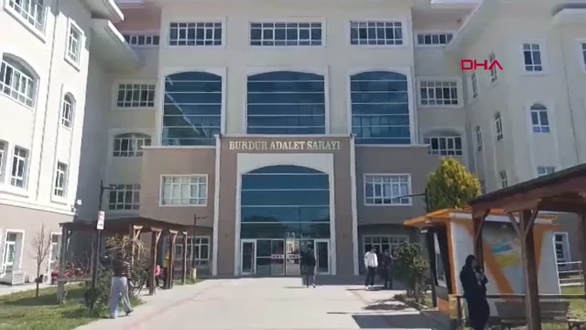 Burdur’da Özge Bedir Cinayeti Davasında Sonuç: Eş Beraat Etti, İki Sanığa Ağır Ceza