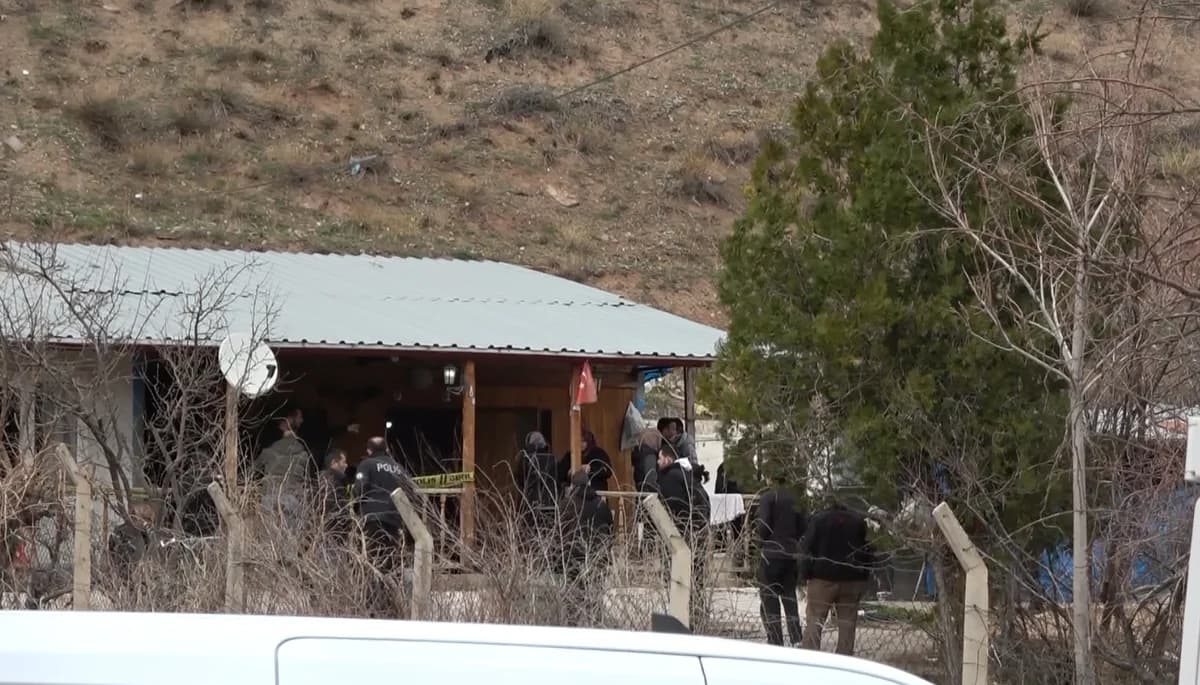 Aksaray’da Cam Kırılarak Girilen Evde Yaşlı Adam Ölü Bulundu