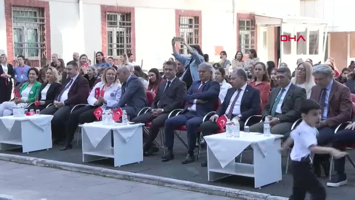 İzmir’deki Hasta Çocuklar 23 Nisan Coşkusunu Yaşadı