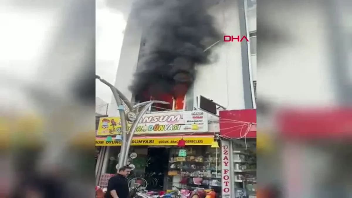 Hatay’da Oyuncak Dükkanı Yangınla Sarsıldı