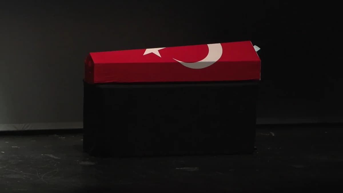 Usta Oyuncu Ferdi Atuner’e Veda: AKM’de Duygusal Tören