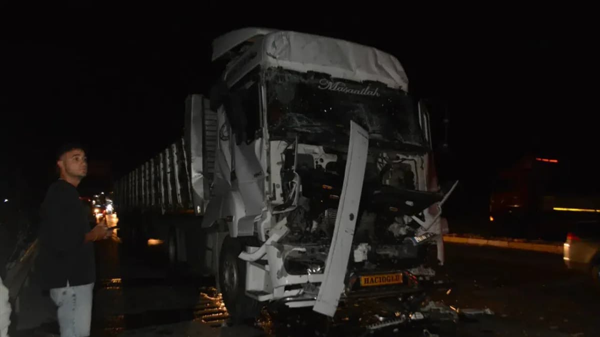 Balıkesir’de Feci Kamyon Kazası: Otobüs, Tır ve Otomobil Zincirleme Çarptı, 1 Ölü!