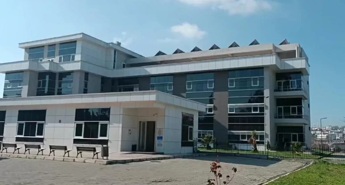 İzmir’de Korkunç Keşif: Kayalıklarda Bebek Cesedi bulundu