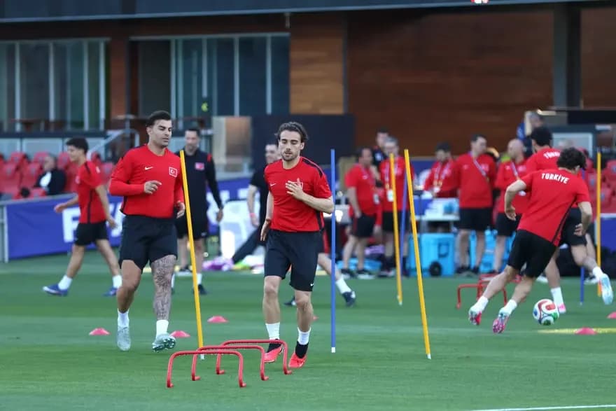 Türkiye Gruptaki Son Sınavına Hazırlanıyor: Montella'dan Kapalı Antrenman