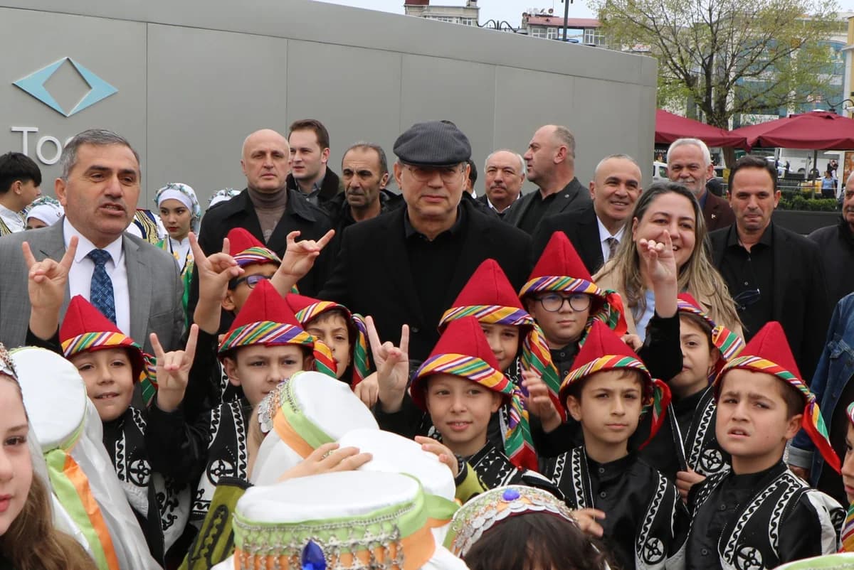 MHP’li İlyas Topsakal’dan Avrupa’ya Çarpıcı Mesaj: Türk Dünyası ile Anlaşmak Zorundasınız!
