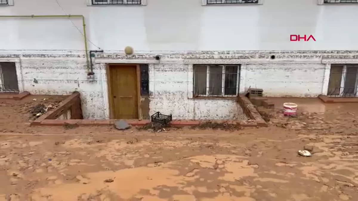 Mardin-Midyat’ta Sağanak Taşkını: 150 Ev Zarar Gördü