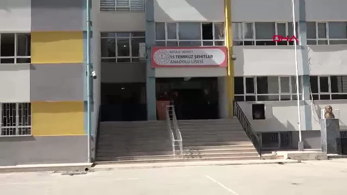 Burdur’da Liselerde Deprem Tatbikatı Gerçekleştirildi