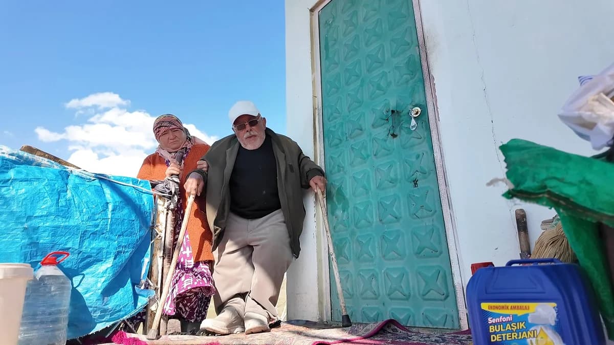 40 Yıllık Sevgi ve Dayanışma: Tek Gözlü Evde Muhteşem Bir Hayat Hikayesi