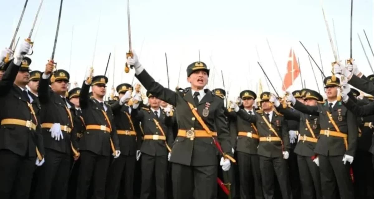 Teğmenlere Mezuniyet Şoku: Tören Öncesi Sokağa Atılma Kararı
