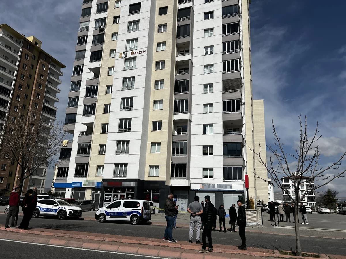 Kayseri’de Üzücü Olay: 83 Yaşındaki Adam Balkonundan Düştü