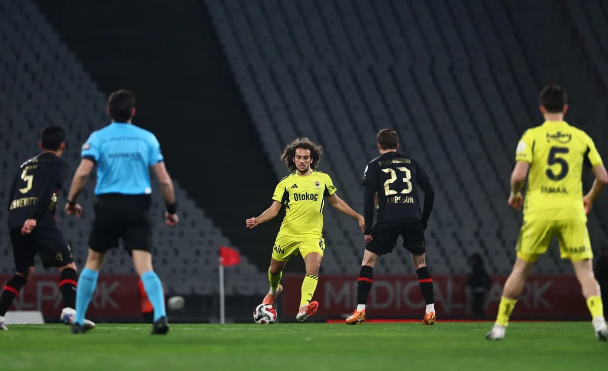 Fenerbahçe’nin Namağlup Serisi Son Buldu: Şampiyonluk Yarışında Darbe Aldı
