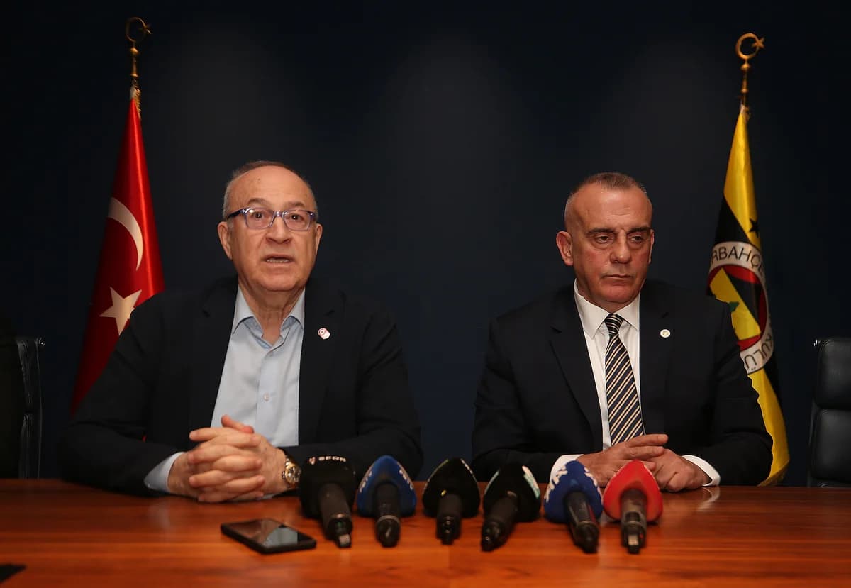 Fenerbahçe’ye TMOK’tan İkinci Altın Şeref Bayrağı