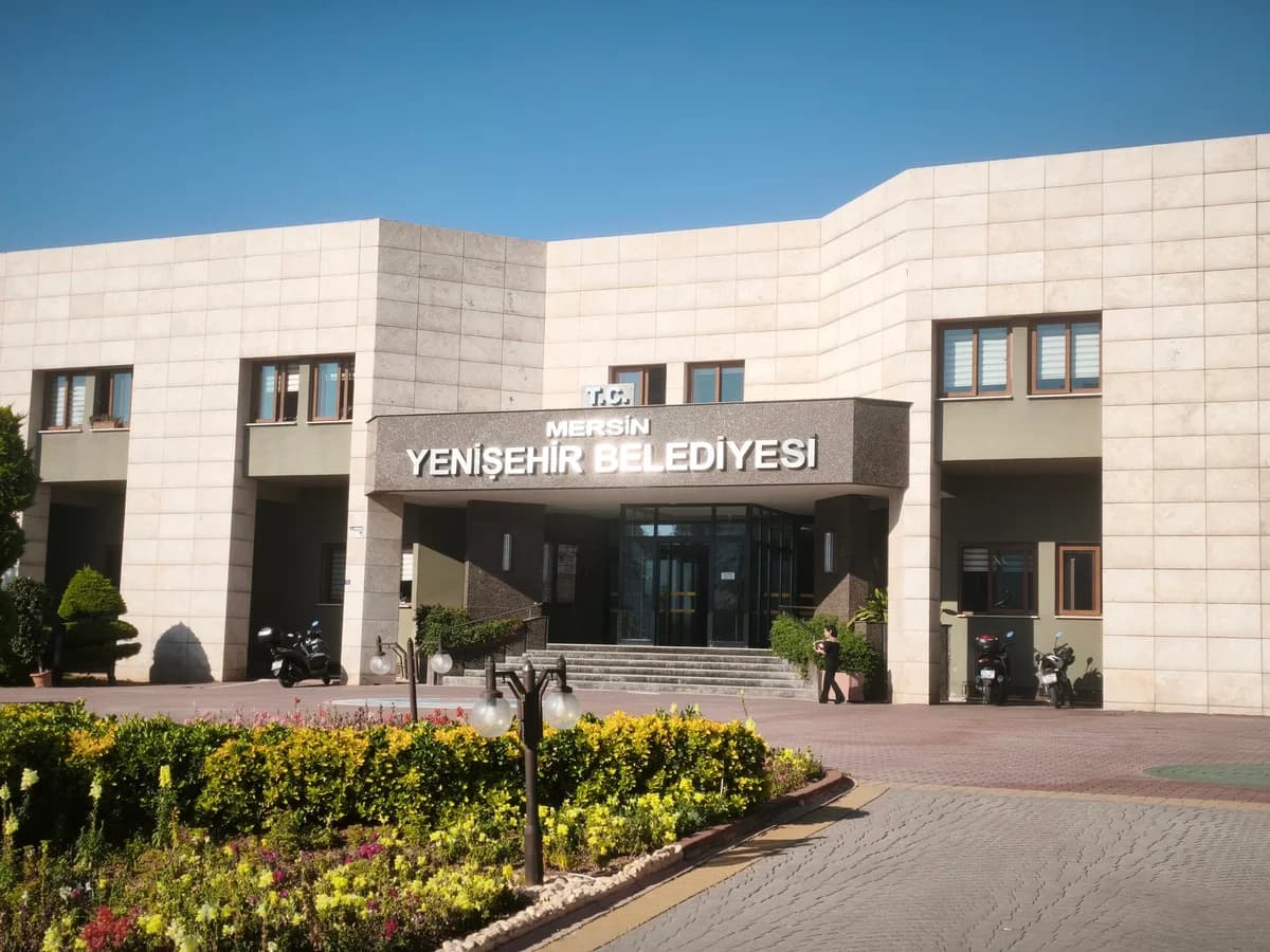Mersin’de Yenişehir Belediyesi’ne Rüşvet Operasyonu: 12 Tutuklama Gerçekleşti