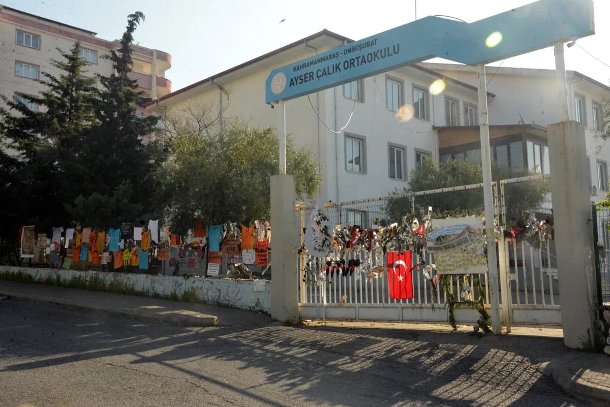 Kahramanmaraş’ta Hüzünlü 23 Nisan: Ayser Çalık Ortaokulu’nda Sessizlik Hakim