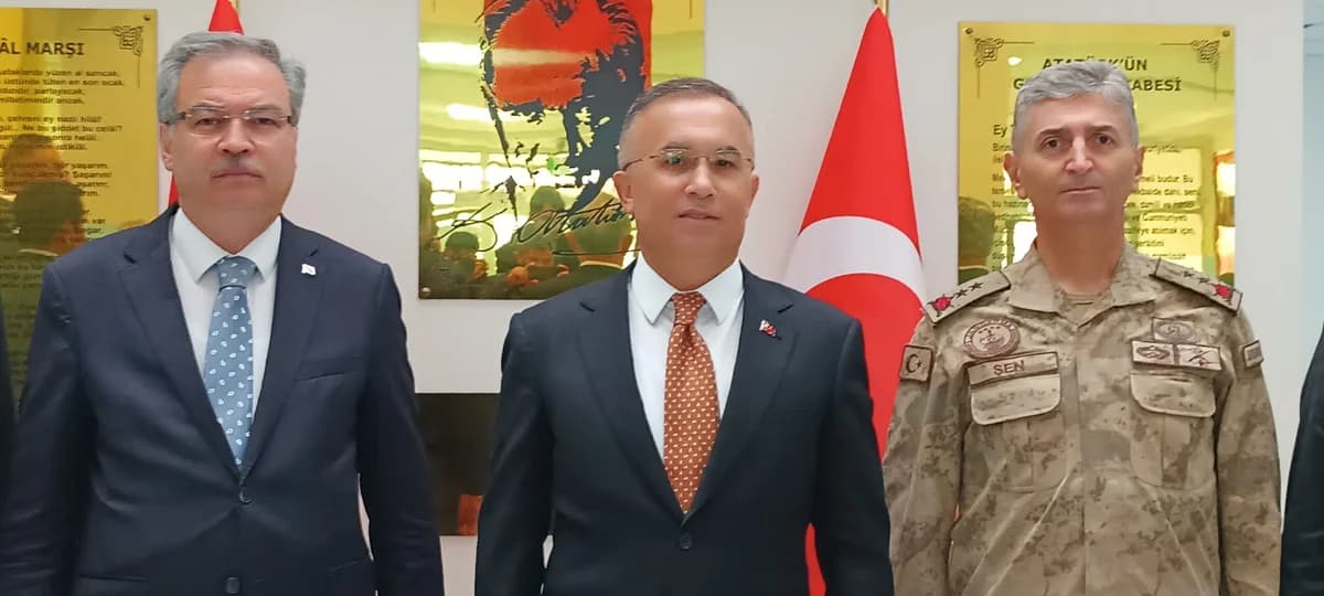 Gaziantep’te Fırtına: Fıstık Ağaçları Devrildi, Okullar Tatil Edildi