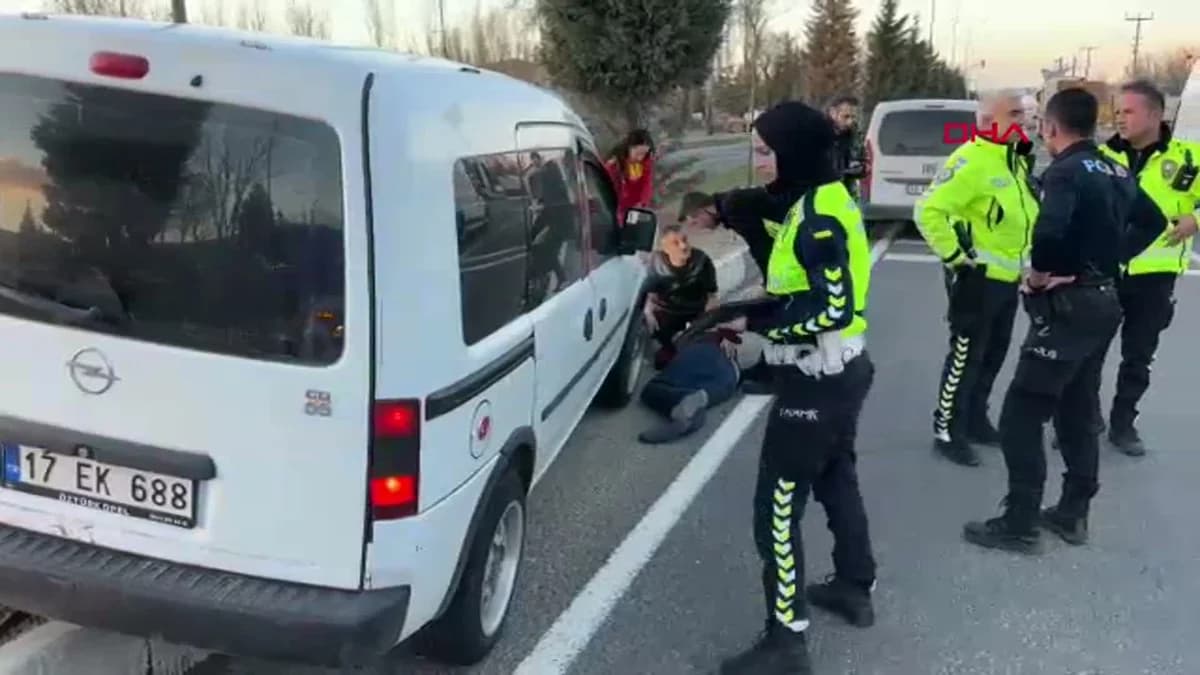 Kütahya’da Yaya Kazası: Sürücü Yaralıyı Yalnız Bırakmadı