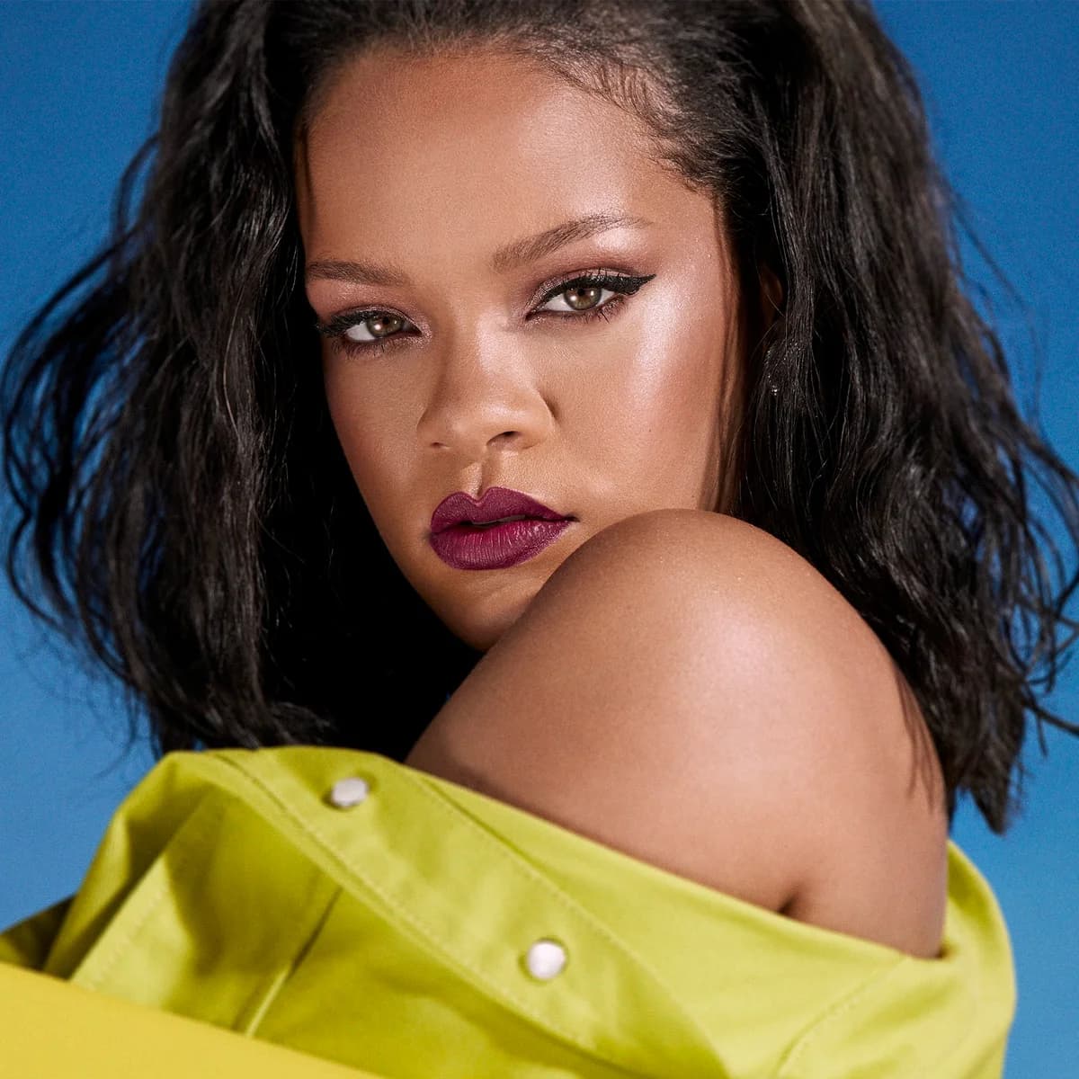 Rihanna’nın Beverly Hills Malikanesine Silahlı Saldırı