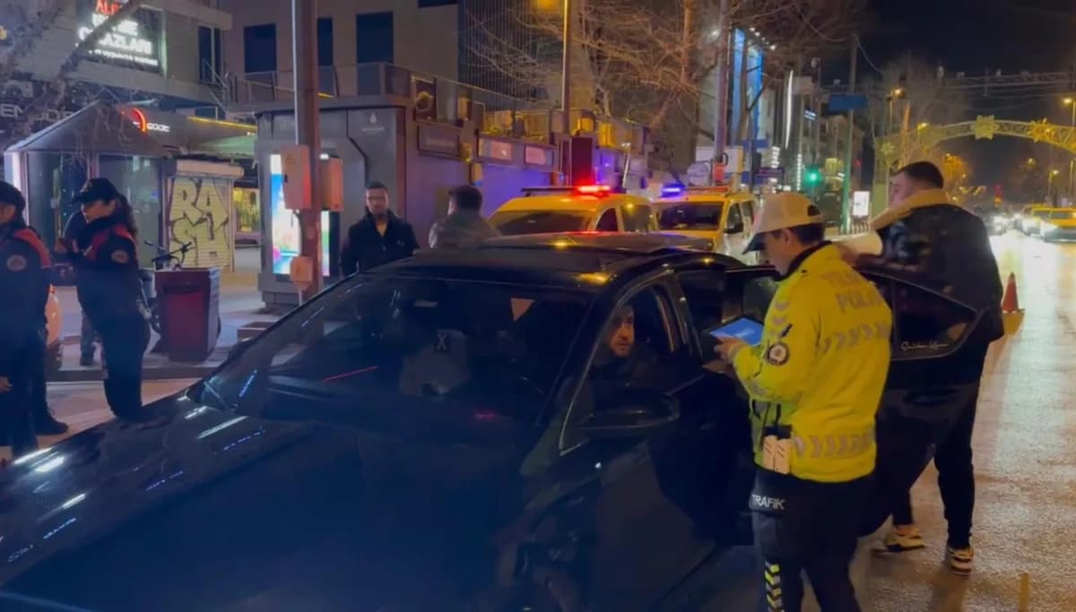 Kadıköy’de Trafik ve Asayiş Uygulaması: Makas Atan Sürücüye 90 Bin Lira Ceza