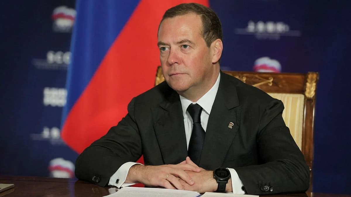 Medvedev: Orwell’ı Doğrulayan Savaş Barışı Getirmiyor