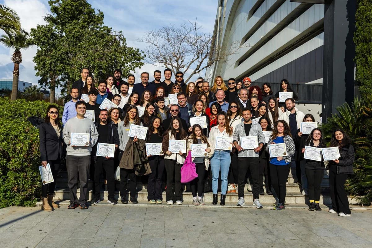 Folkart Academy’den İkinci Dönem Mezunları Sertifikalarını Aldı