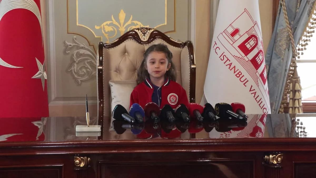 İstanbul’da 23 Nisan Coşkusu: Vali Gül Koltuğunu Minik Öğrenciye Devretti