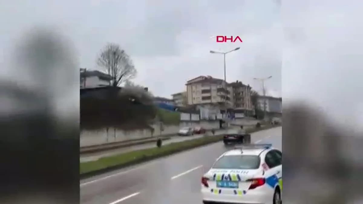 Bartın’da Kazalı Otomobil İstinad Duvarını Aşarak Düştü: 1 Yaralı