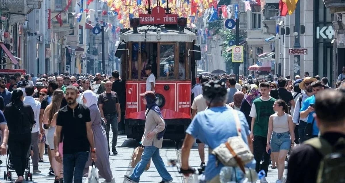 İstanbul’da Enrico Macias Konseri Öncesi 5 Eylül Etkinlik Yasağı Kararı