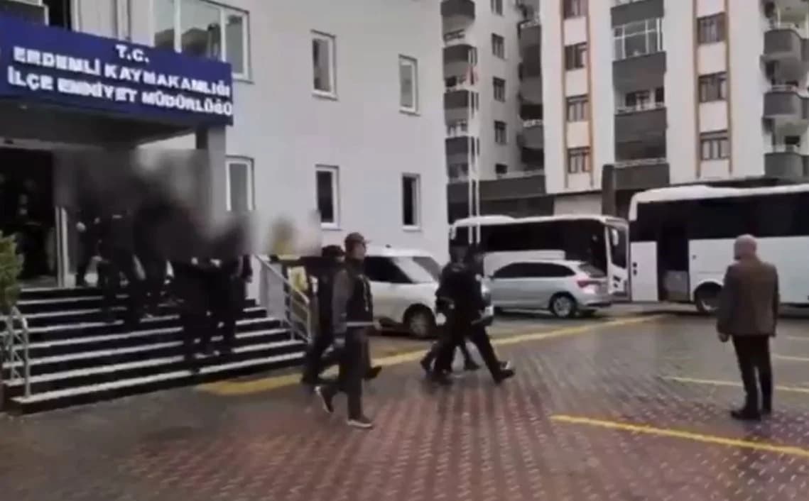 Erdemli’de Fuhuş Operasyonu: 13 Tutuklama