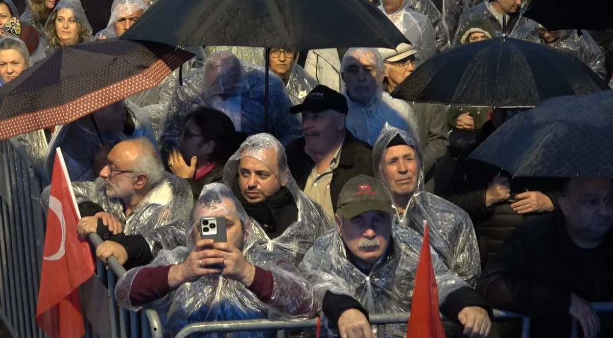 Mustafa Bozbey için Bursa’da Destek Gösterisi