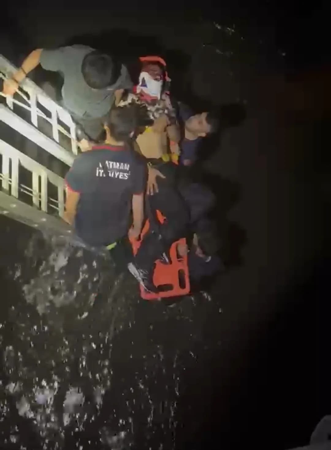 Batman’da Talihsiz Kaza: Dereye Düşen Alkollü Genç Ağır Yaralandı