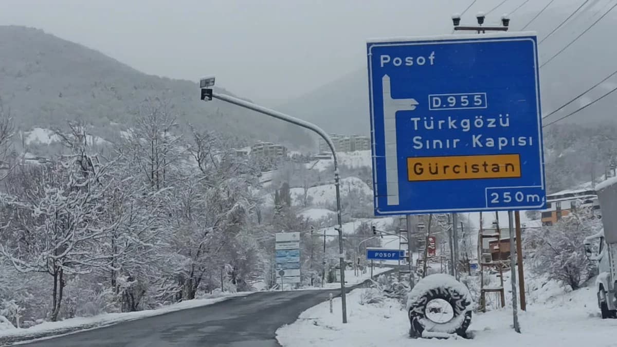 Ilgar Geçidi Kar Yağışı Nedeniyle Ulaşıma Kapandı