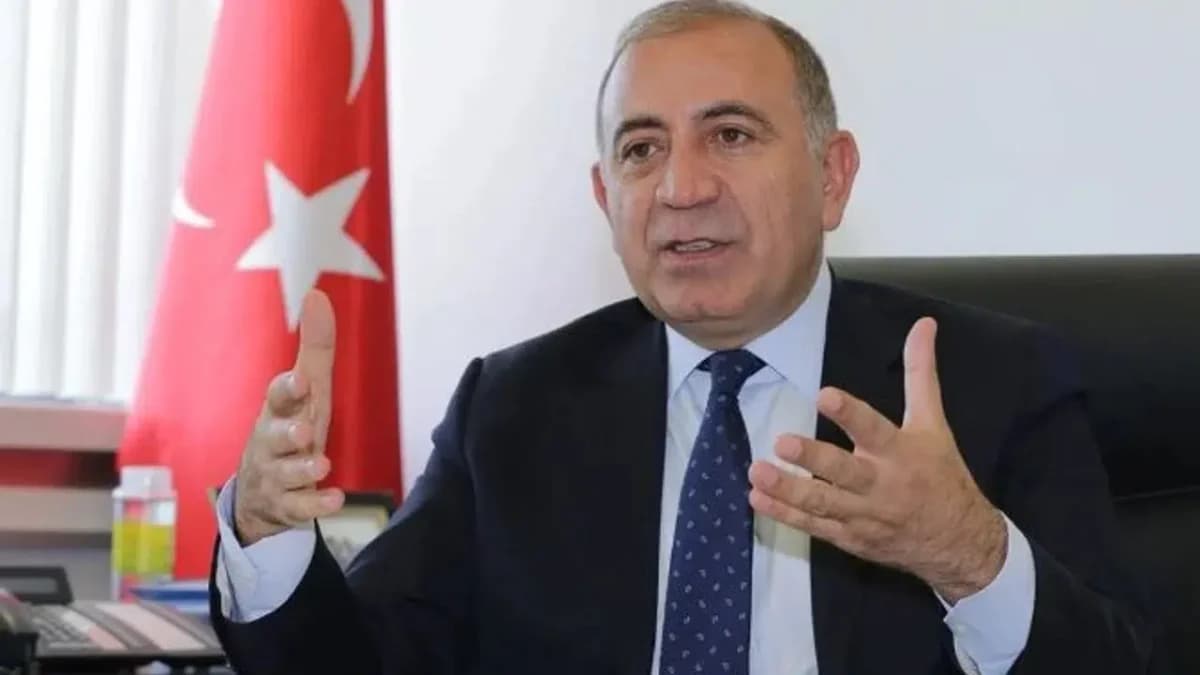 CHP’de Gürsel Tekin Dönemi: Özgür Çelik’in Yerine Kim Geldi, Tekin’in Siyasi Kariyeri