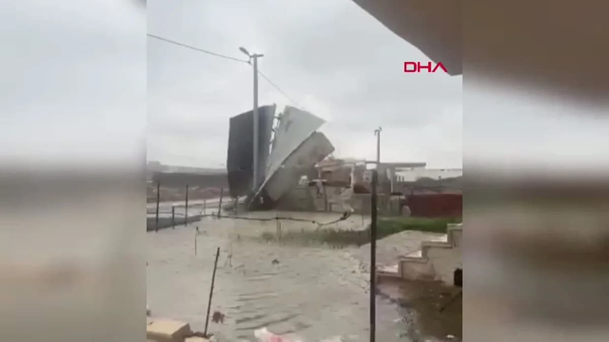 Mardin’de Sağanak Yağış ve Fırtına Hayatı Felç Etti