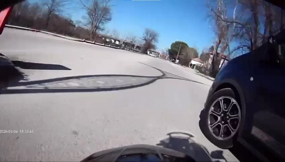 Keşan’da Motosiklet ve Hafif Ticari Araç Çarpıştı: 2 Yaralı