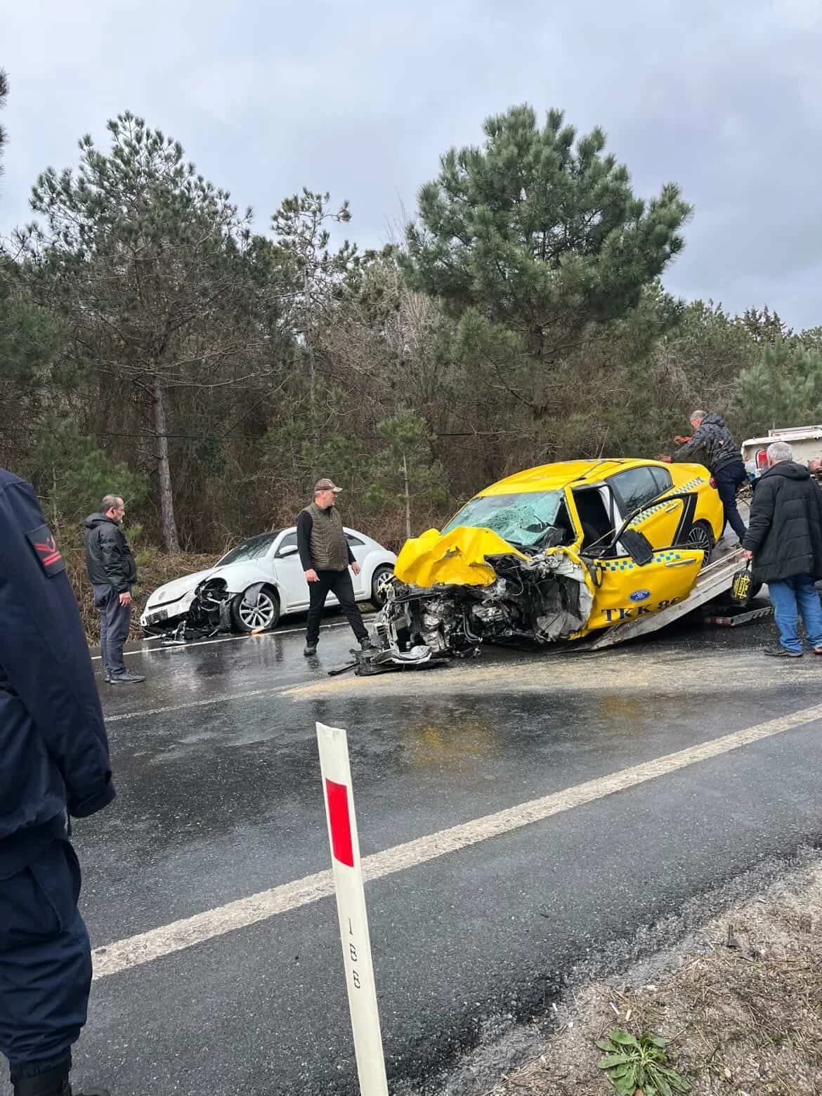 Sarıyer’de Feci Kaza: Minibüs ve Taksi Çarpıştı, 1 Ölü, 4 Yaralı