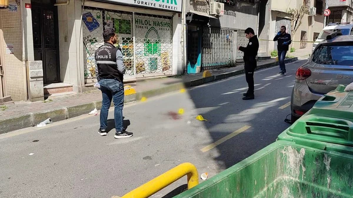 Fatih’te Boşanma Aşamasındaki Çiftin Yakınları Arasında Silahlı Kavga: 2 Yaralı