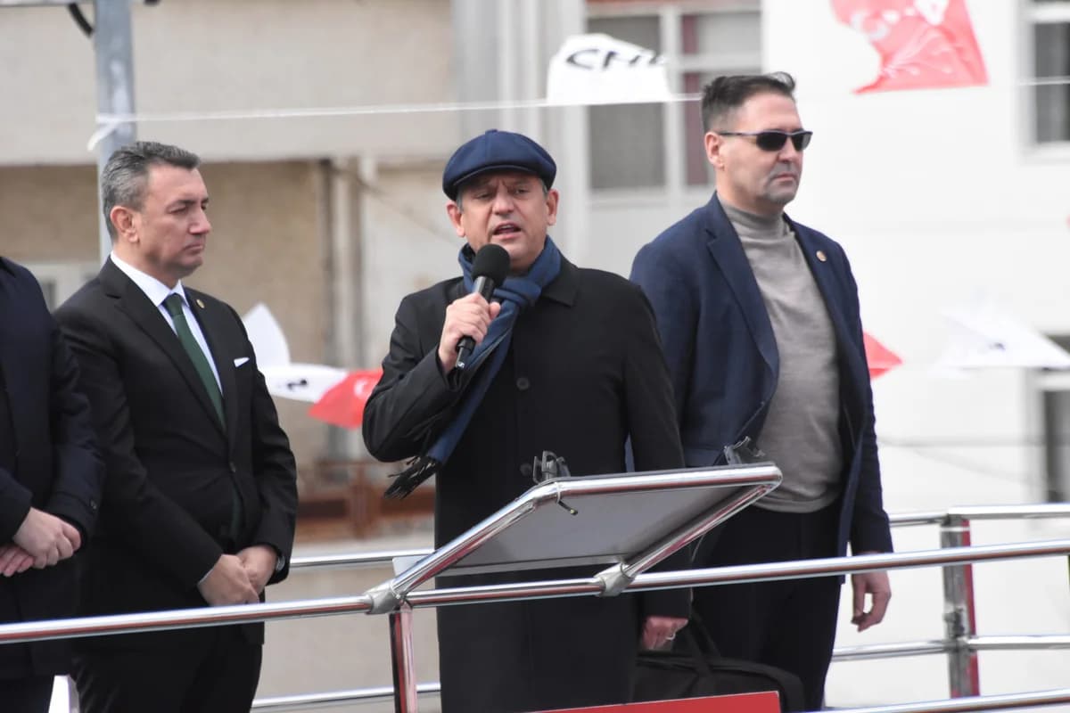 Özgür Özel: Gençler için Vizesiz Avrupa ve Mülakatsız Türkiye