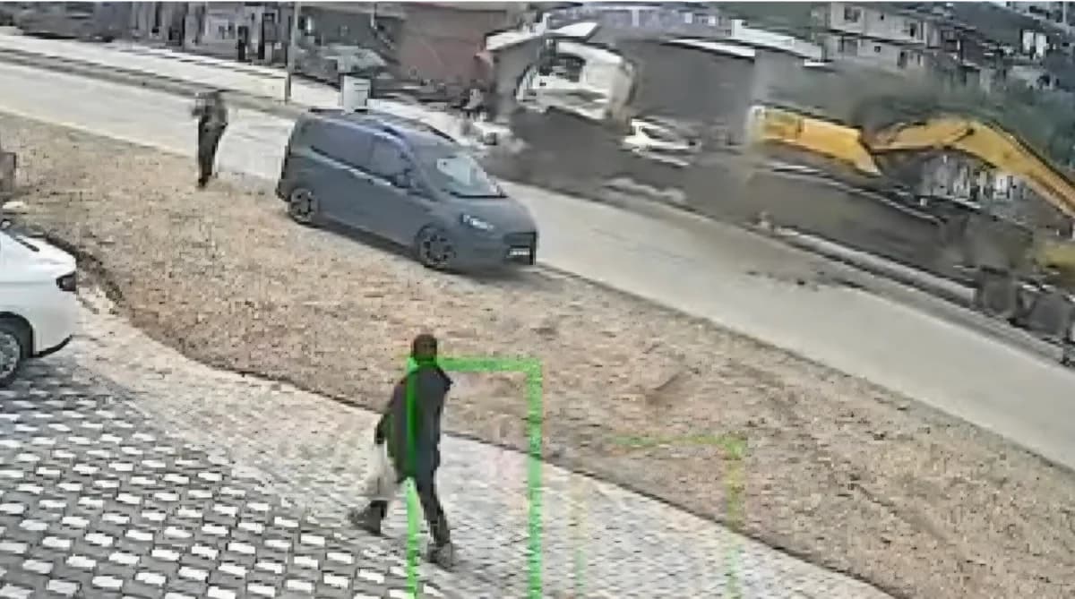 Hatay’da TIR’ın Refüje Çıkması Anbean Kameralarda