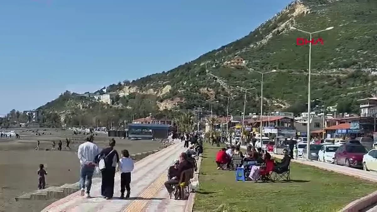 Hatay’da Güneşli Gün! Sahiller Dolup Taştı