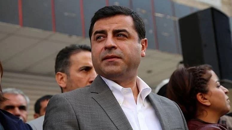 Selahattin Demirtaş cezaevinden barış ve demokrasi mesajı verdi