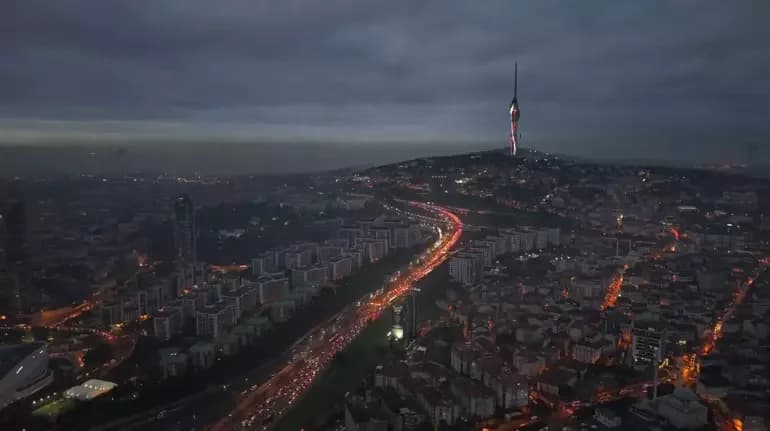 İstanbul trafiğinde akşam saatlerinde ana arterler durma noktasına geldi