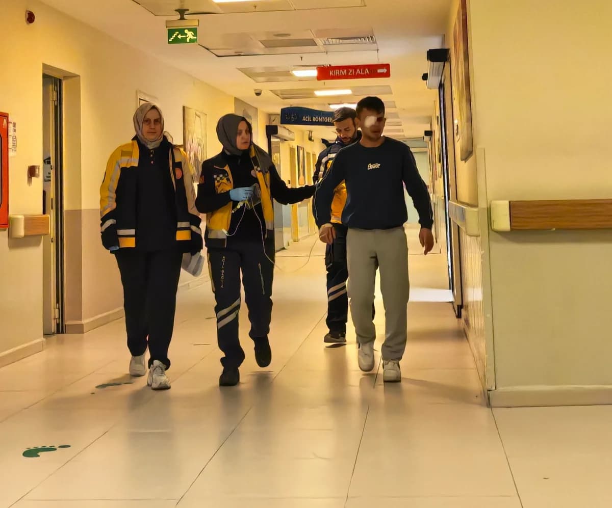 Mobilya Fabrikasında Kaza: Ağaç Parçası Göz Yaraladı