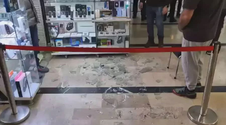 Sirkeci Doğubank’ta çatışma çıktı: Vatandaşlar dükkanlara sığındı