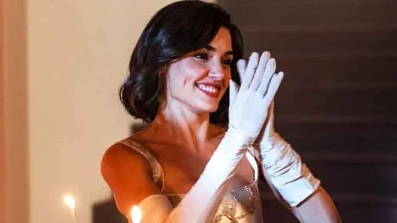 Hande Erçel 32. yaşını kutladı