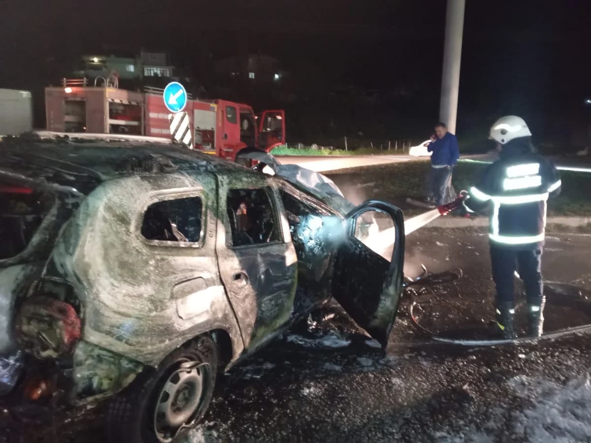 Hatay’da Otomobil Yangını: 1 Yaralı