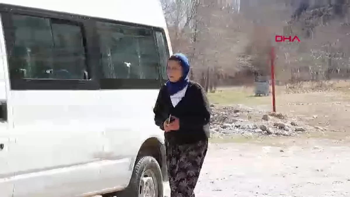 Tunceli’de Kadın Şoför Hanım Yıldırım, 15 Yıldır Öğrencilere Hizmet Ediyor