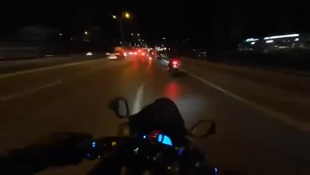 Maltepe’de Dehşet Anları: Otomobil Devrildi, Motosikletli Son Anda Kurtuldu!